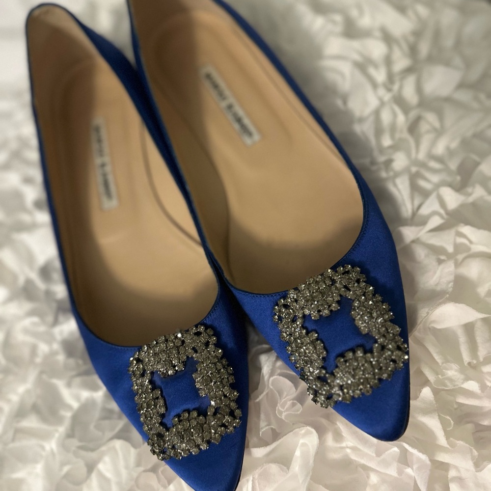 Manolo Blue Satin Flat w Embellished Crystal Buckle Size 40 (10 US fits like 9)
